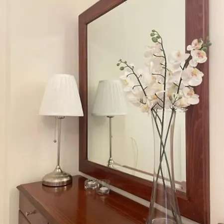 Crimson Suite: 1-bedroom In